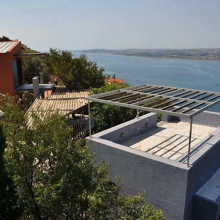 Ionian Colours- Blue House * Kontogourata